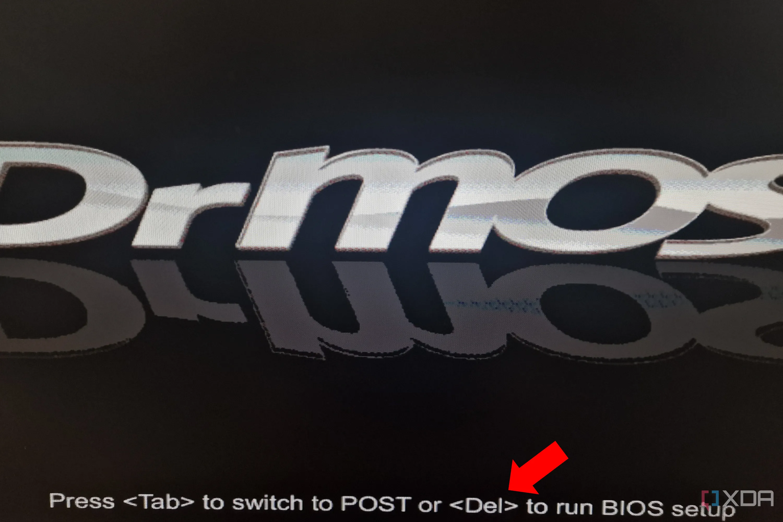 Màn hình BIOS hiển thị tùy chọn khởi động để chọn USB cài đặt Windows 11
