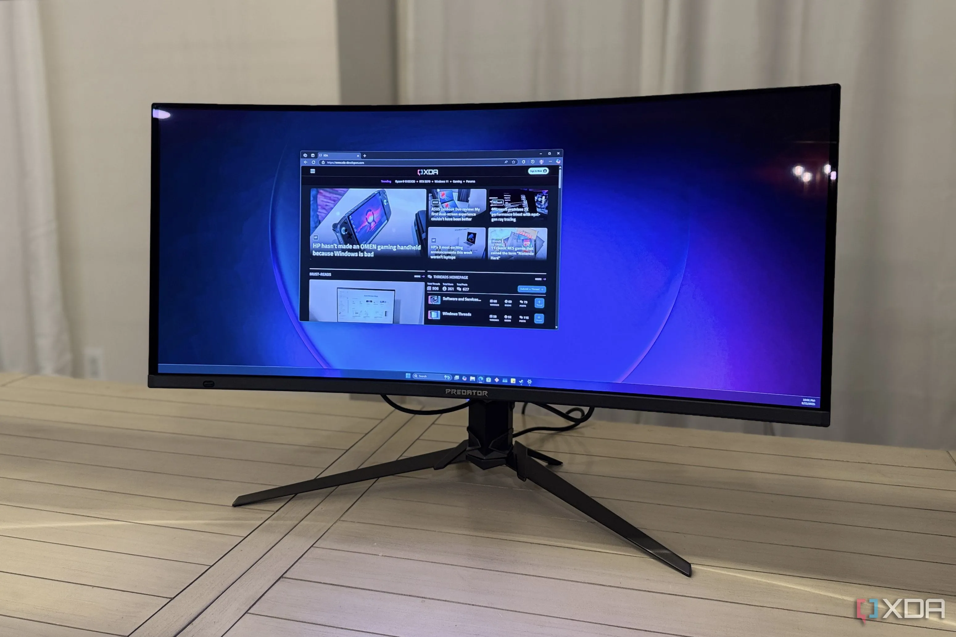Màn hình cong Acer Predator X34 X5 hiển thị trang web với độ sắc nét cao