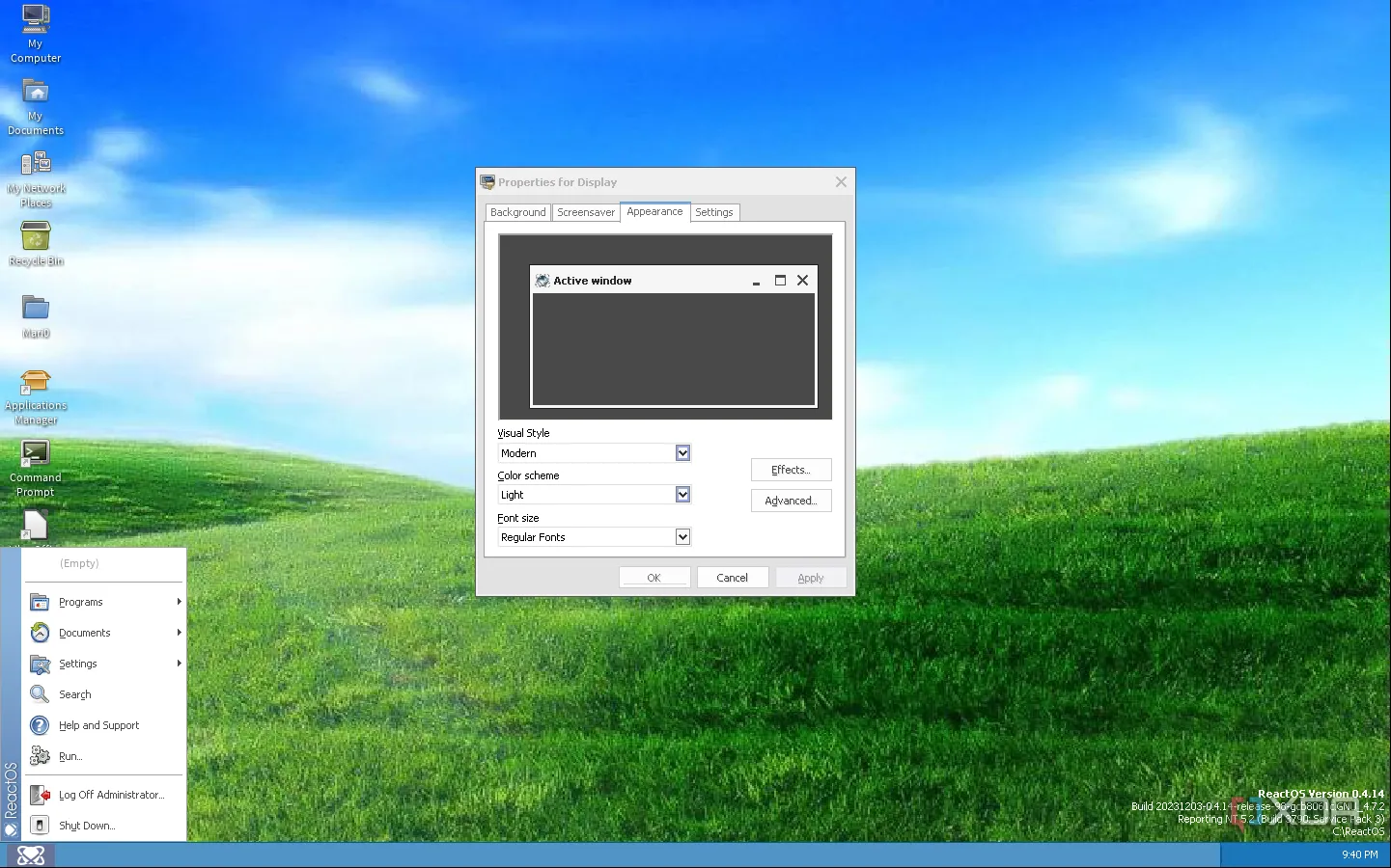 Màn hình desktop của ReactOS với chủ đề Modern, gợi nhớ Windows