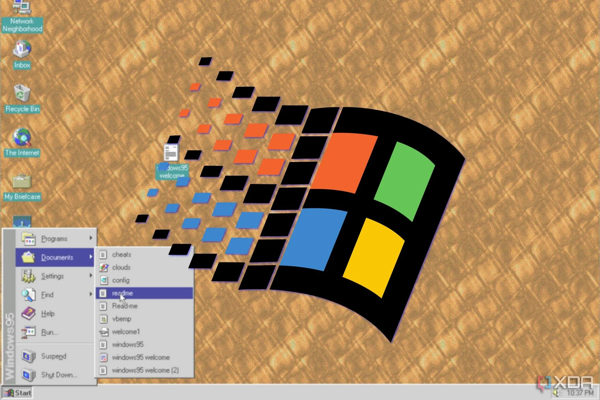 Màn hình desktop Windows 95 với logo Windows 95 nổi bật, biểu tượng của một kỷ nguyên công nghệ
