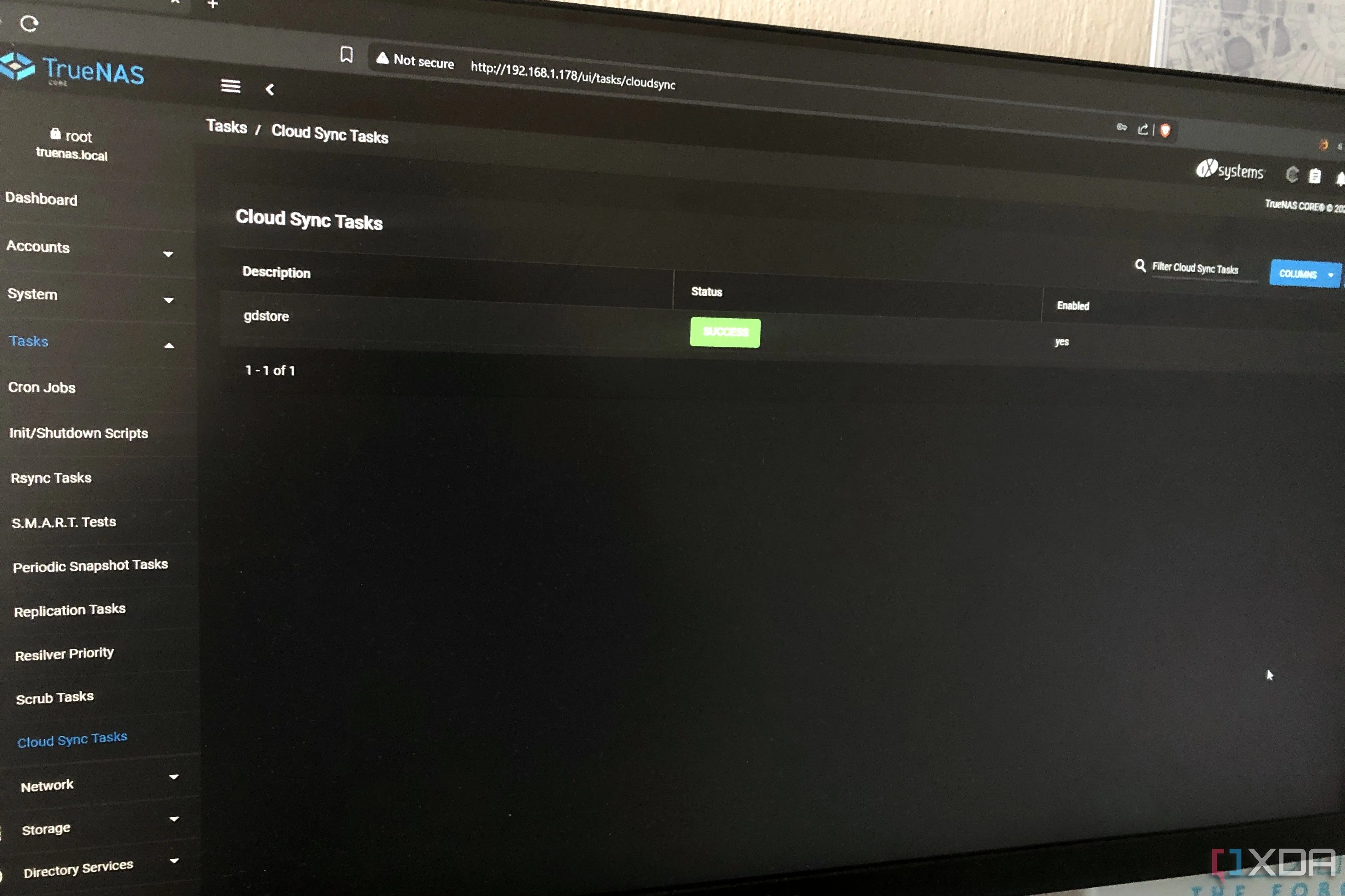 Màn hình giao diện quản lý TrueNAS trên máy tính, thể hiện khả năng kiểm soát dữ liệu trên hệ thống NAS