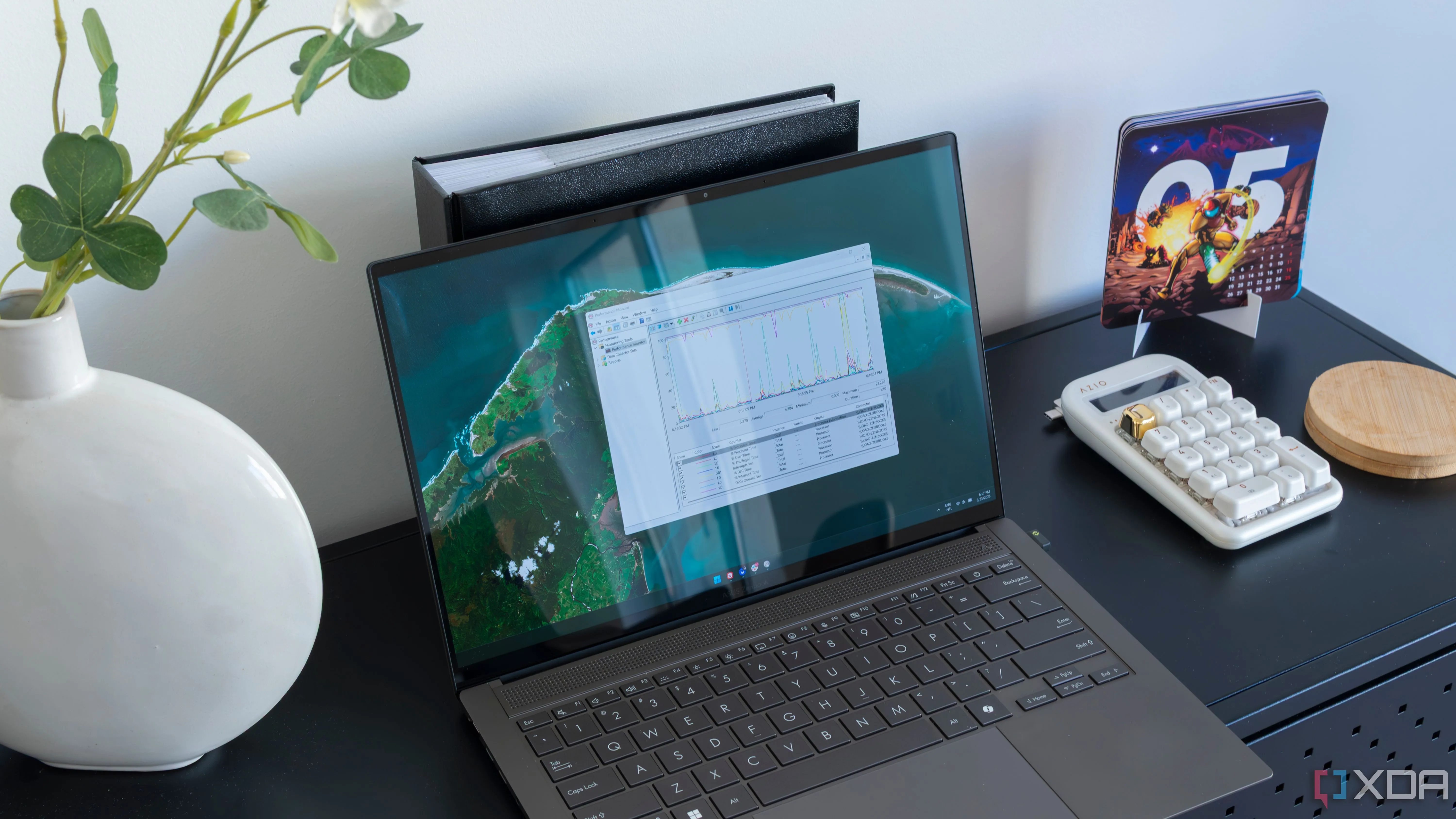 Màn hình máy tính Windows 11 đang chạy Performance Monitor, một công cụ hữu ích để theo dõi và tối ưu hiệu suất hệ thống sau khi tắt dịch vụ bên thứ ba