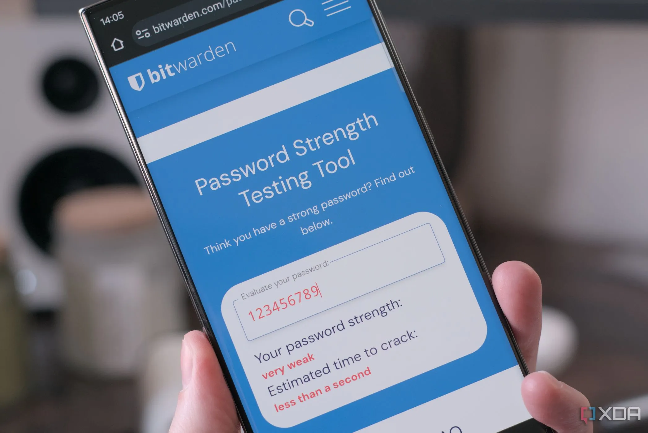 Mật khẩu yếu 123456789 trên màn hình kiểm tra độ mạnh