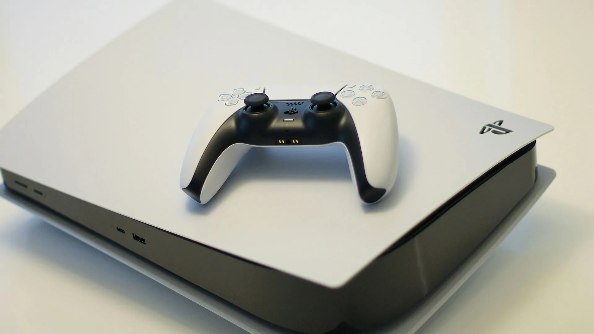 Máy chơi game console PlayStation 5 của Sony