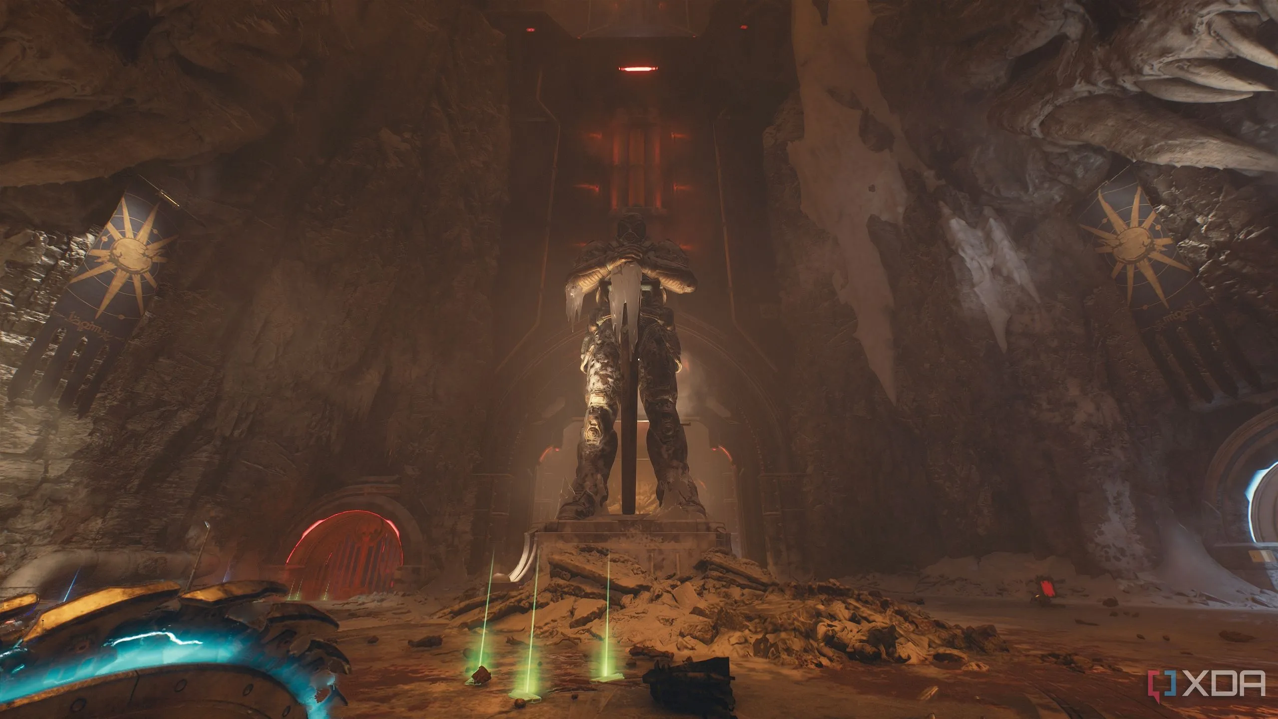 Một bức tượng Hiệp sĩ Sentinel hùng vĩ trong đấu trường đầy thử thách của Chương 12 Doom The Dark Ages.