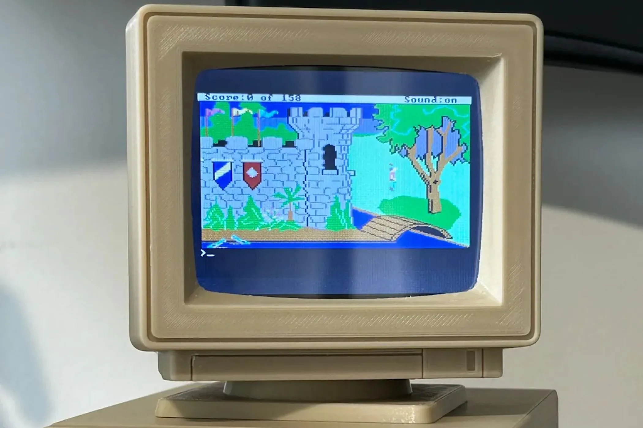 Một máy tính mini Raspberry Pi chạy Lakka chơi game King cổ điển