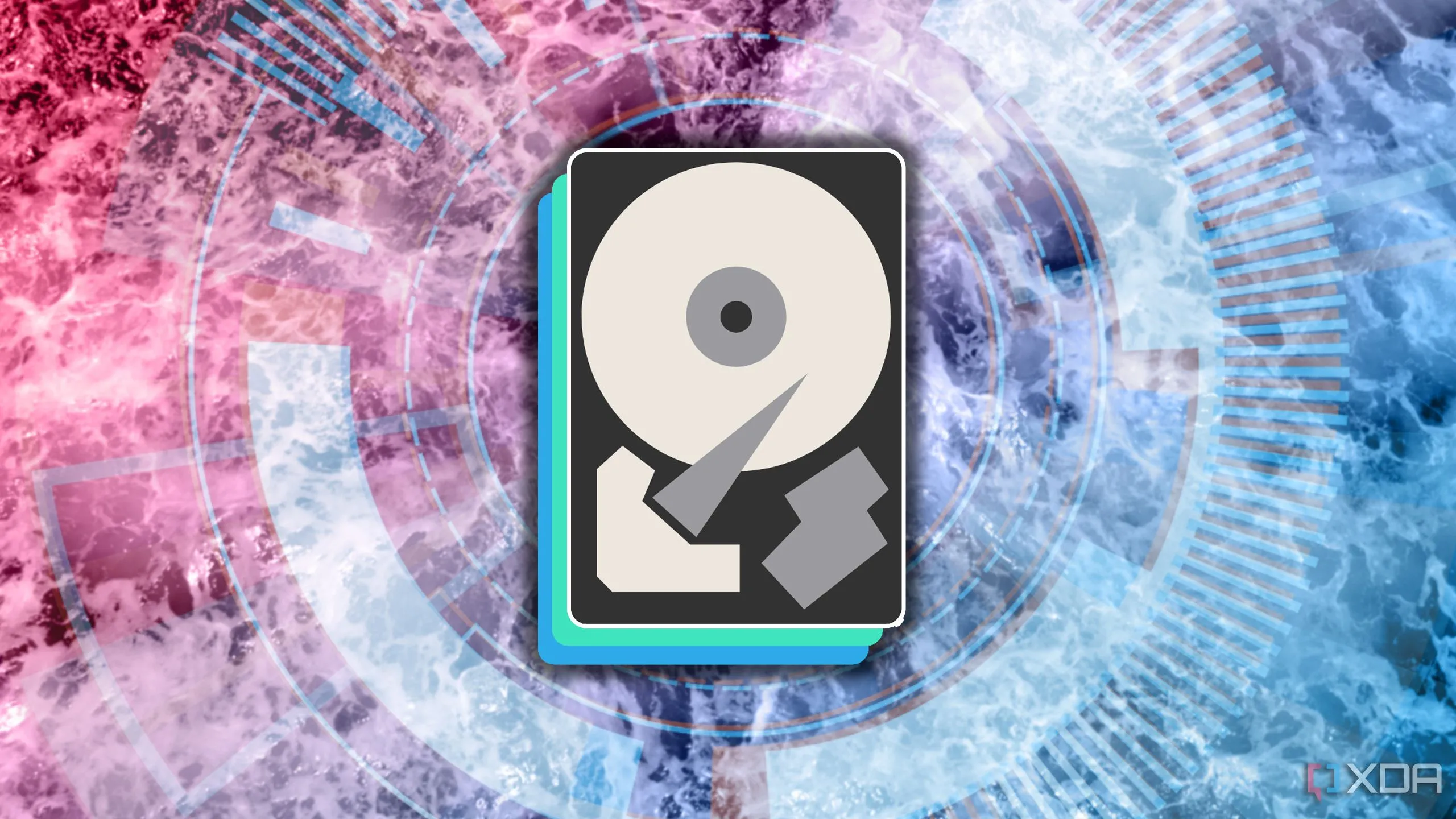 Một ổ cứng HDD truyền thống trên nền trừu tượng, gợi nhắc về tầm quan trọng của việc khôi phục và sao lưu dữ liệu