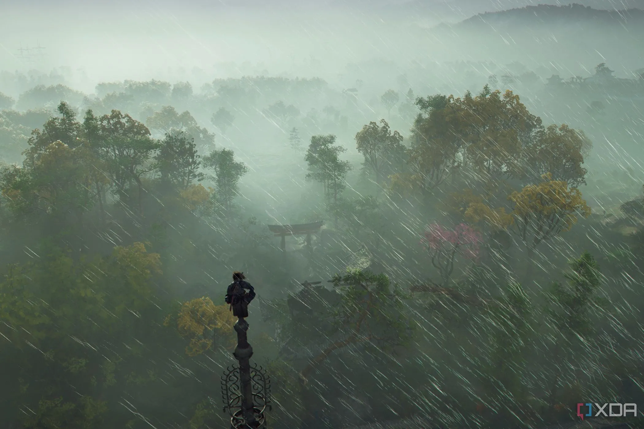 Naoe đang đồng bộ điểm quan sát (Viewpoint) dưới mưa trong Assassin's Creed Shadows, mở rộng bản đồ và khám phá thế giới