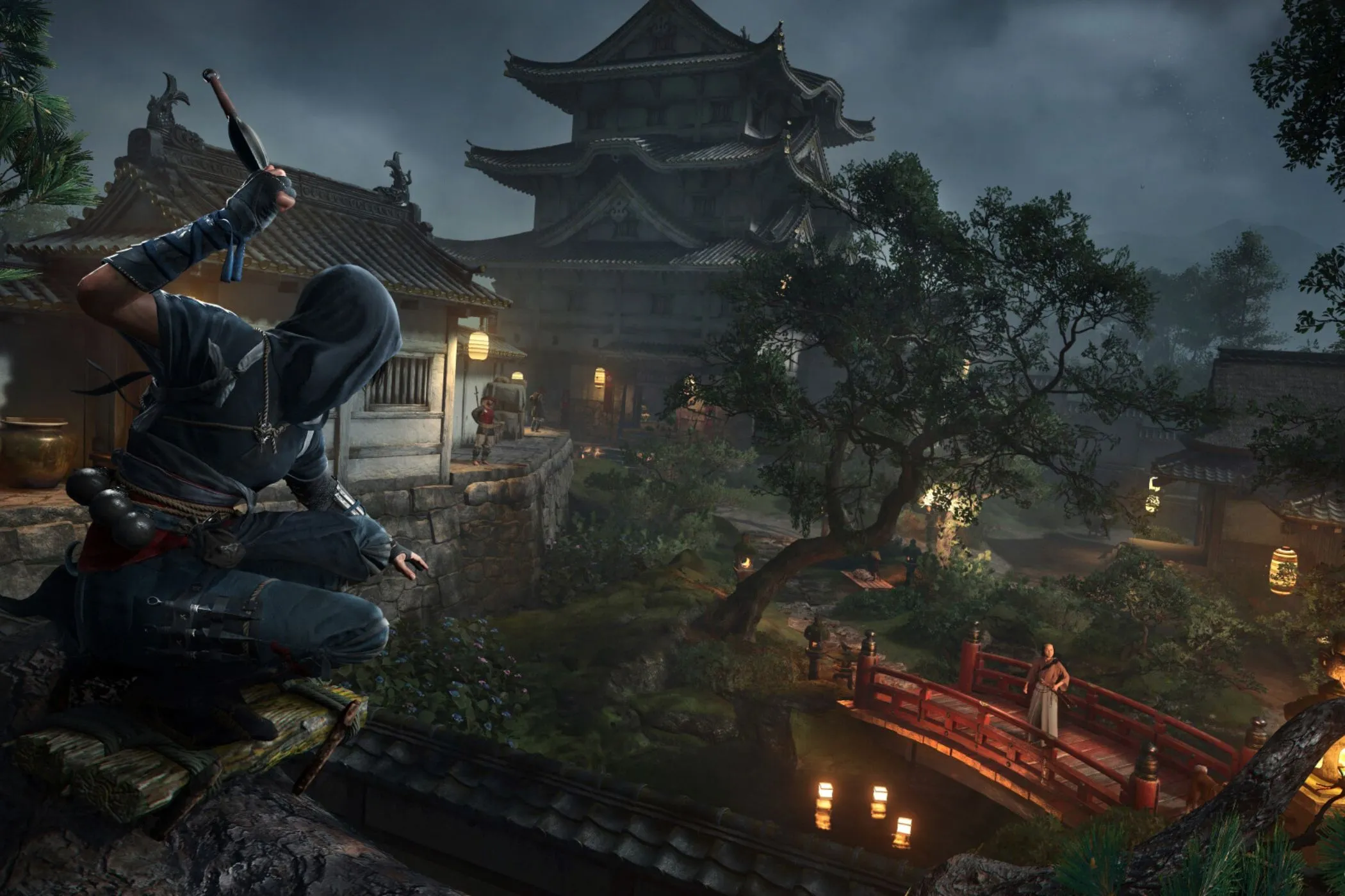 Naoe sử dụng bom khói để tạo cơ hội ám sát hoặc rút lui trong khu vực đền thờ của Assassin's Creed Shadows.