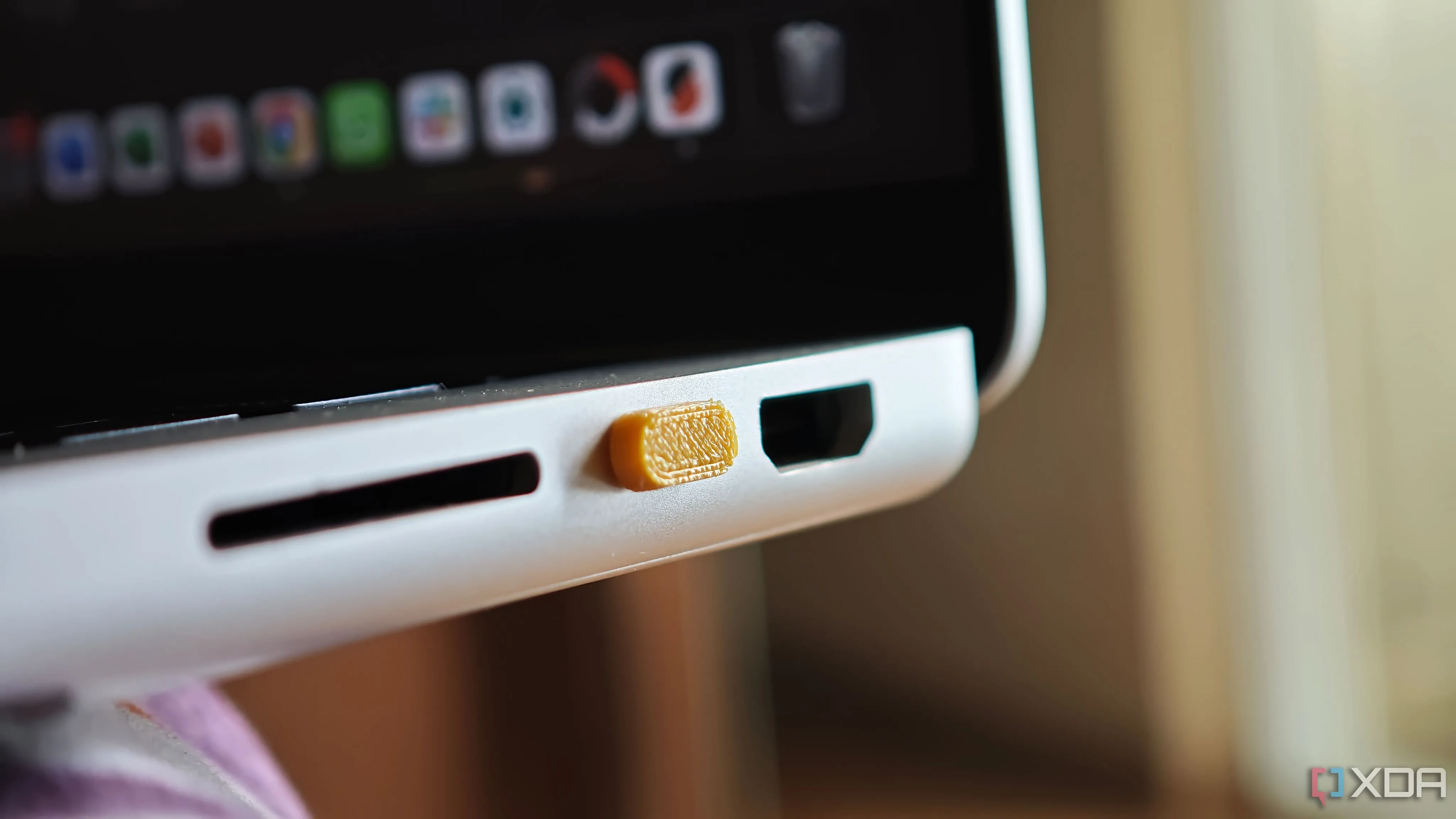 Nắp đậy cổng USB-C được in 3D, bảo vệ cổng sạc và dữ liệu khỏi bụi bẩn