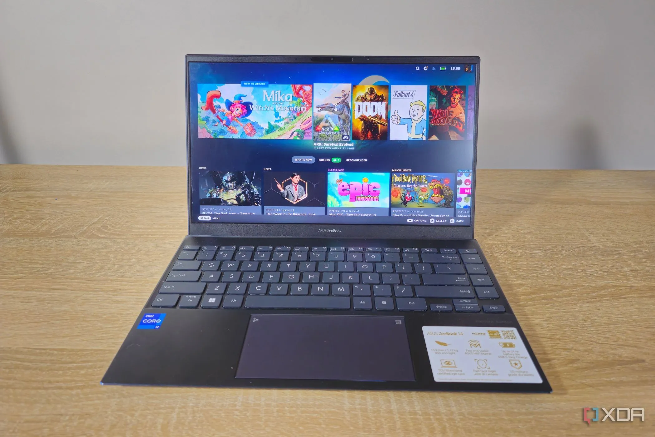 Người dùng đang chơi game indie trên laptop với giao diện Steam Big Picture Mode