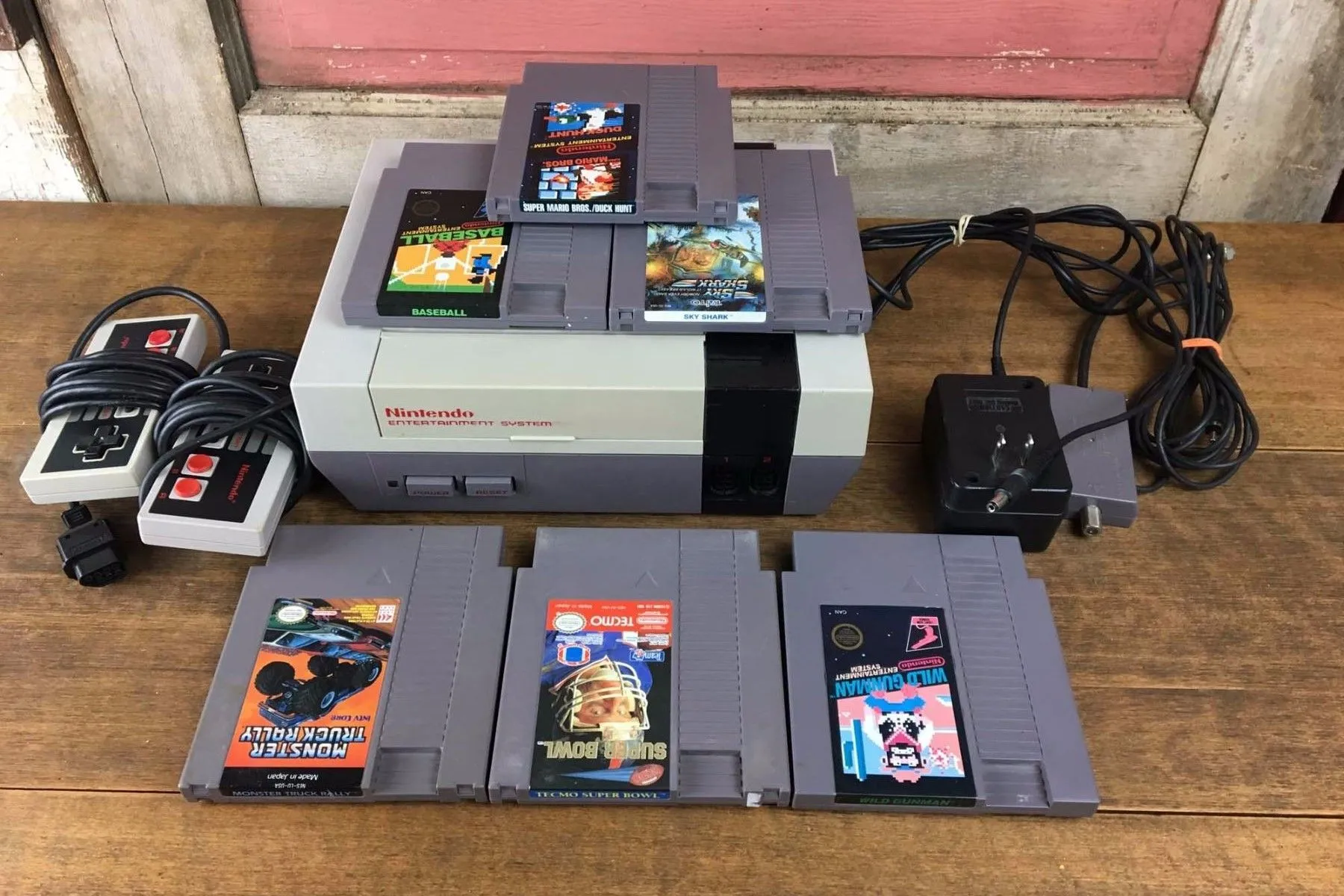 Nintendo Entertainment System NES huyền thoại, biểu tượng của ngành công nghiệp game 8-bit