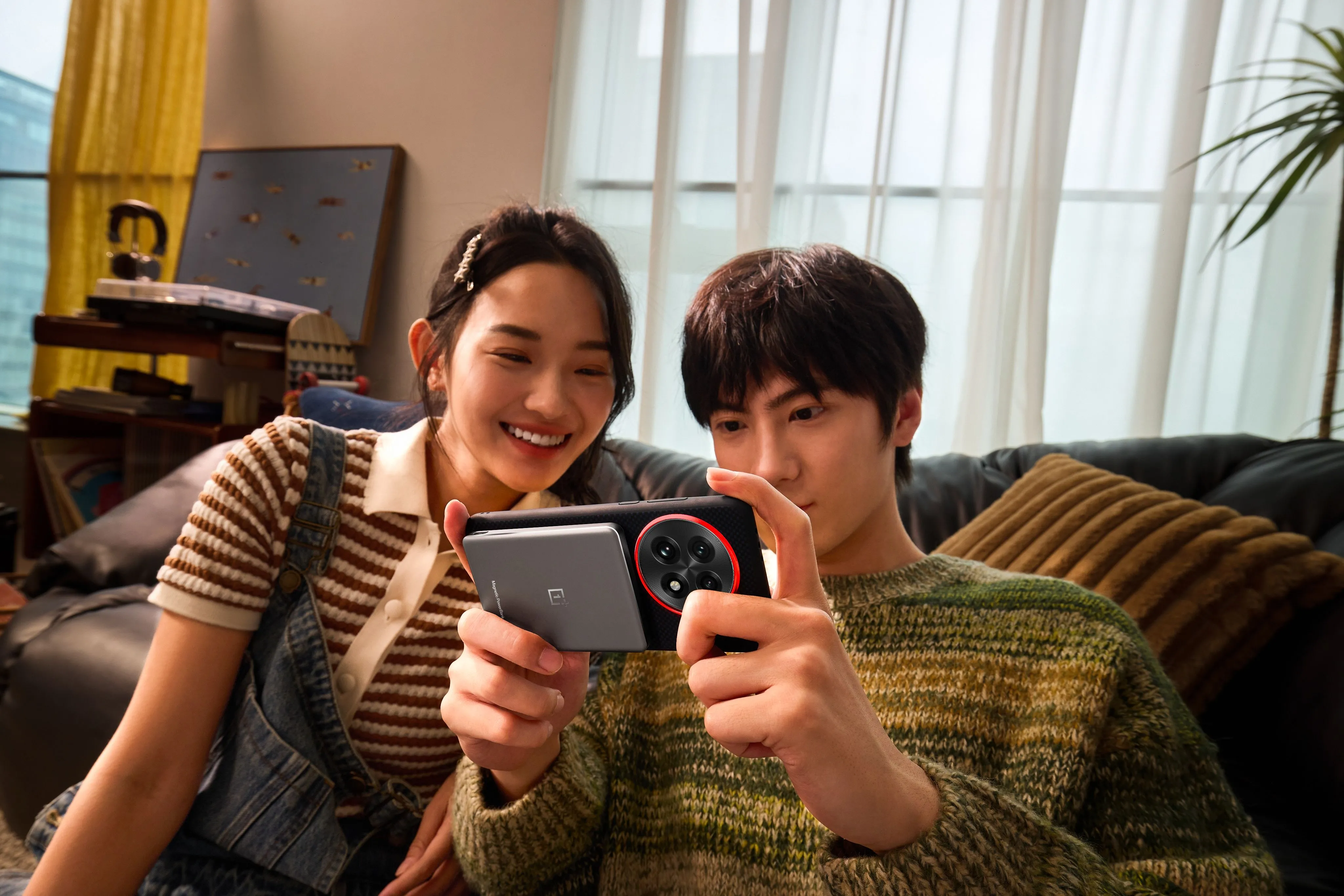 Nút Plus Key trên smartphone OnePlus, được cá nhân hóa để khởi chạy tính năng AI Plus Mind