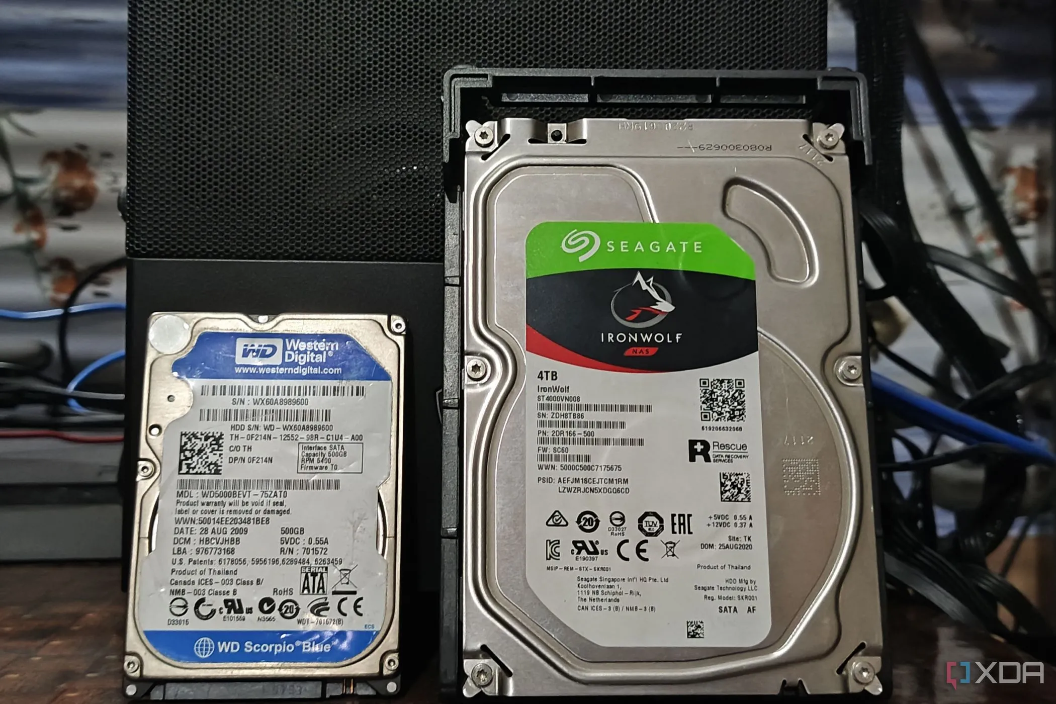 Ổ cứng Seagate IronWolf NAS 4TB và WD Blue 500GB