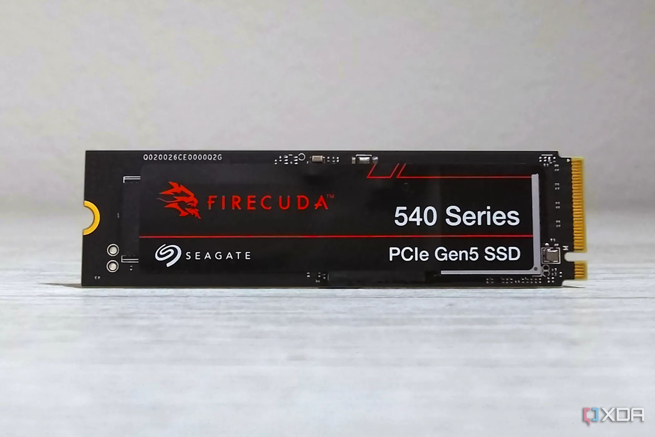 Ổ cứng SSD PCIe Gen 5 Seagate FireCuda 540 NVMe nhìn từ mặt trước, minh họa cho sự đa dạng của các loại SSD trên thị trường.