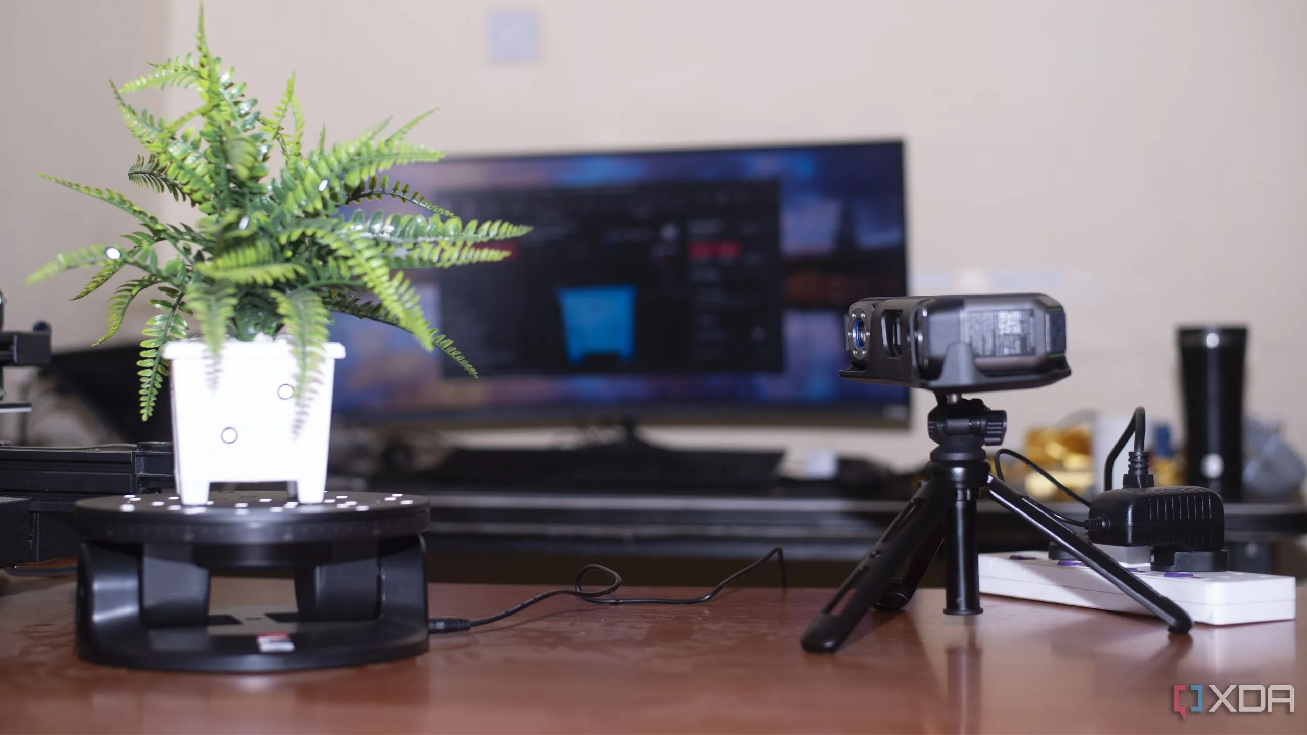 Quá trình quét 3D một chậu hoa cho thấy tầm quan trọng của ánh sáng ổn định