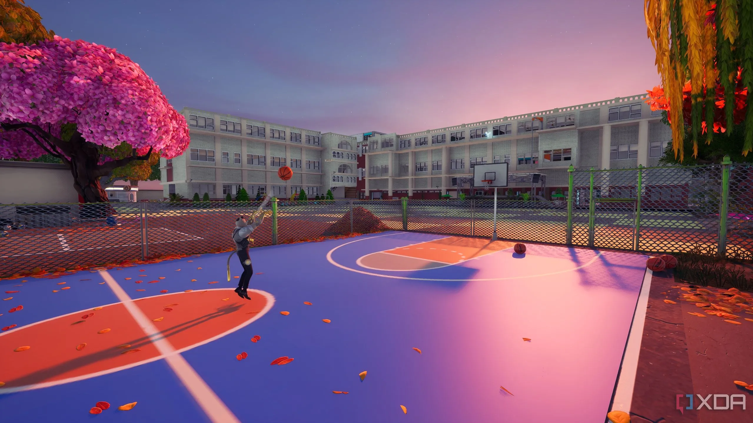Sân bóng rổ trong bản đồ trường học Fortnite tùy chỉnh, một phần không thể thiếu của dự án sáng tạo