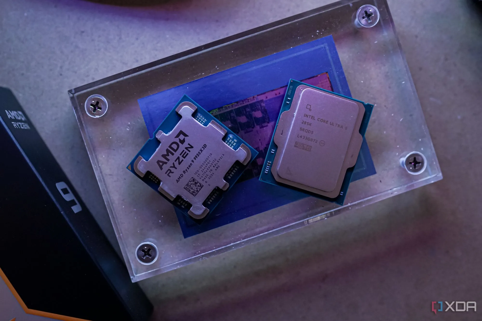 So sánh hai chip CPU hiệu năng cao, minh họa cho tầm quan trọng của việc tối ưu hiệu suất.
