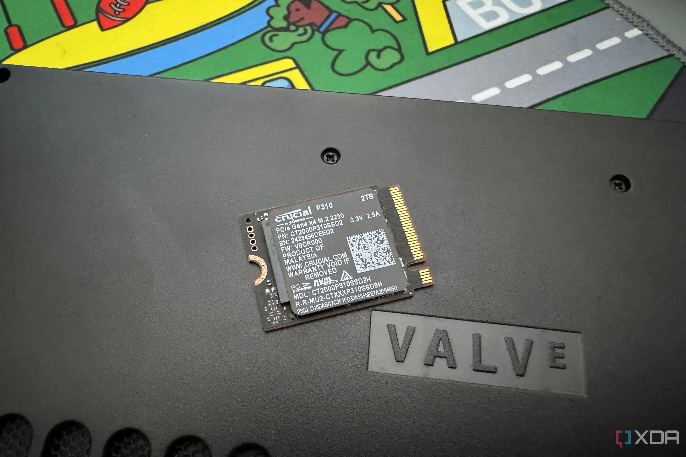 SSD Crucial P310 2230 M.2 được lắp đặt trên thiết bị chơi game Steam Deck