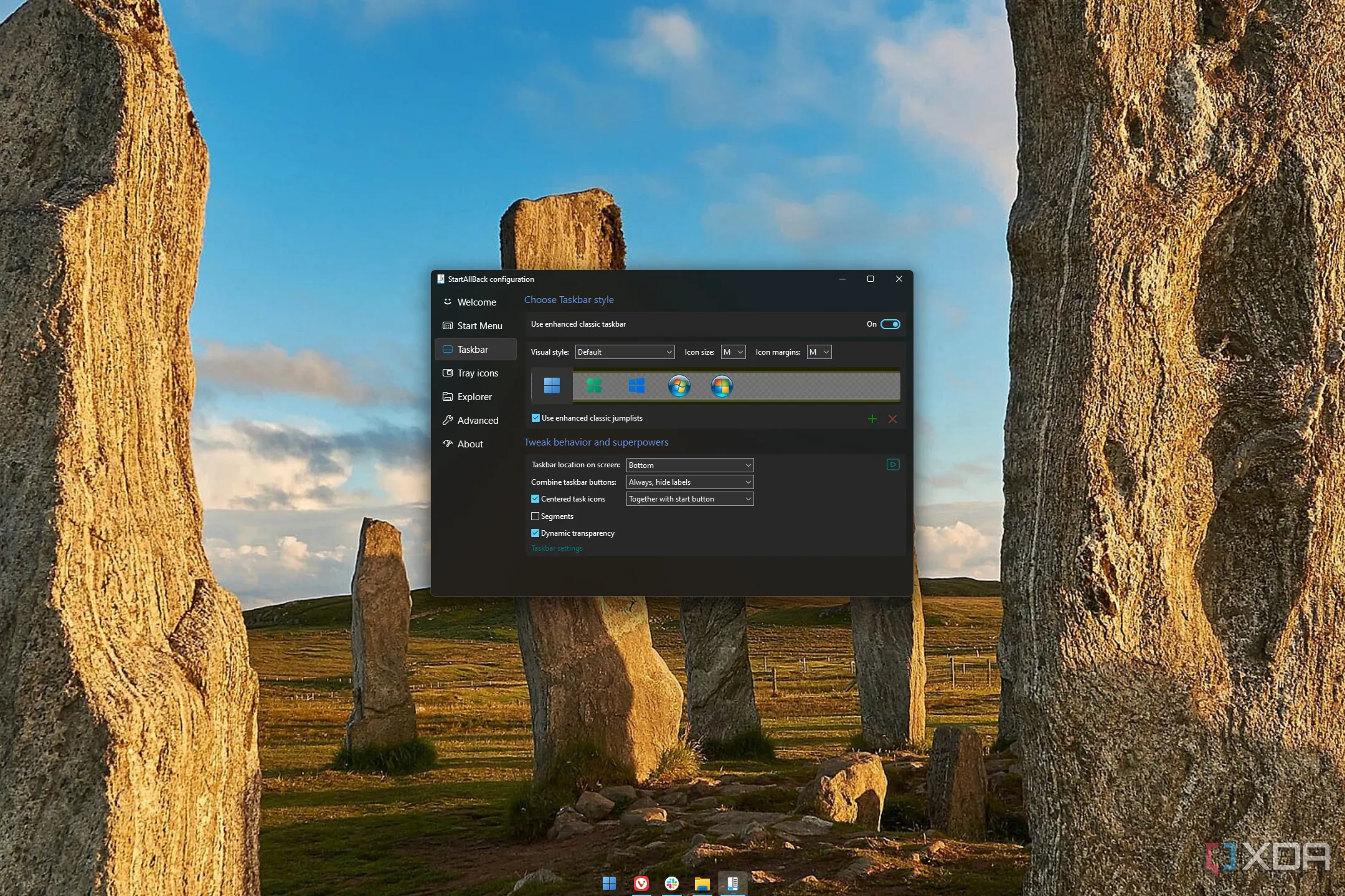 Taskbar Windows 11 trong suốt bằng StartAllBack