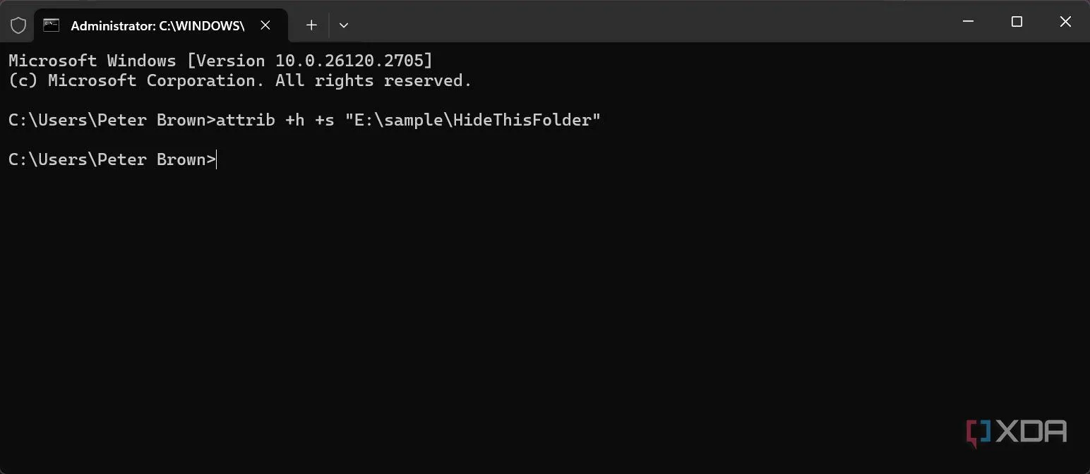 Thao tác ẩn thư mục hoặc file bằng Command Prompt trên Windows