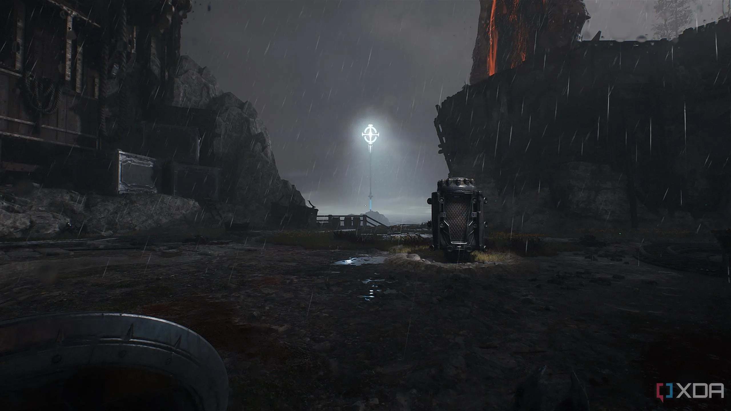 Thập tự giá màu trắng phát sáng trên biển, điểm dẫn đến đồ chơi Lính ẩn