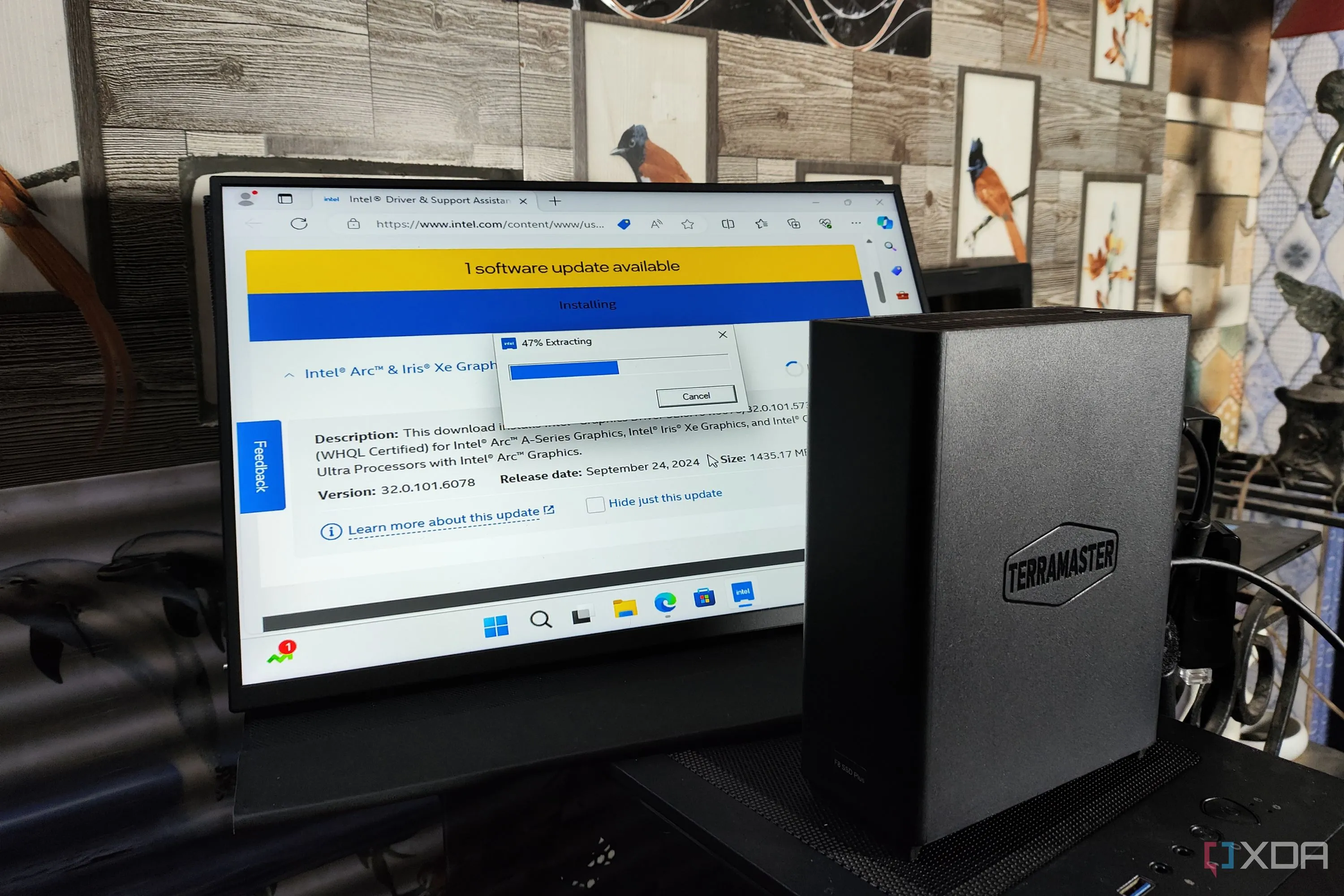 Thiết bị lưu trữ mạng NAS kết nối với máy tính, minh họa khả năng tự host và mở rộng hệ thống quản lý mật khẩu cho gia đình hoặc doanh nghiệp.