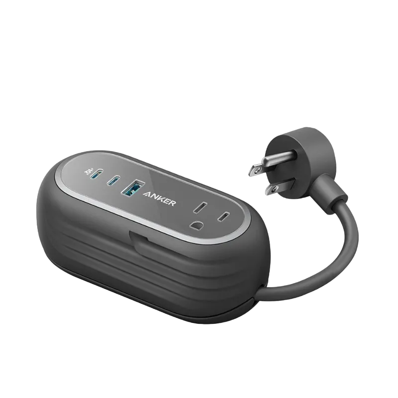 Thiết bị sạc Anker 615 GaNPrime Power Strip nhỏ gọn trên bàn làm việc cùng các thiết bị điện tử