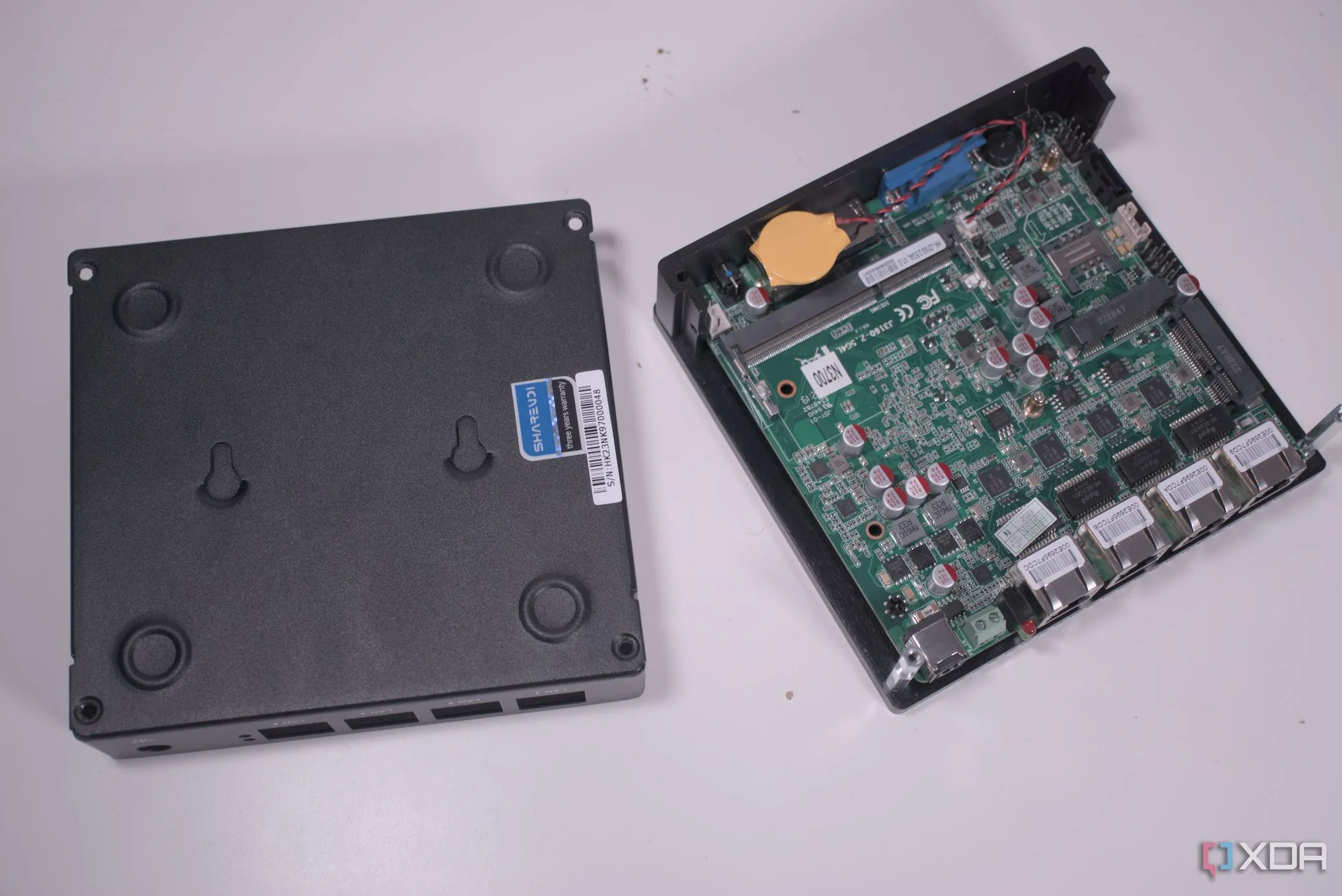 Thiết bị tường lửa phần cứng Sharevdi F12, một ví dụ về phần cứng chuyên dụng cho pfSense và OPNsense