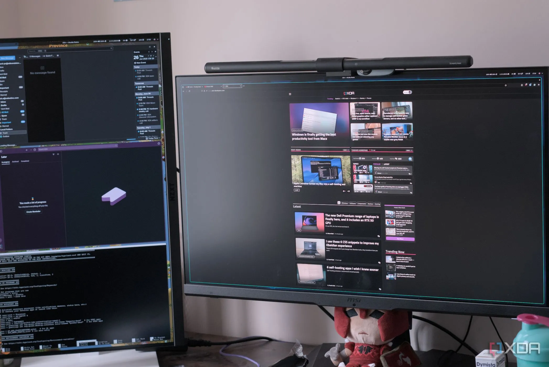 Thiết lập màn hình kép với một màn hình xoay dọc tăng hiệu quả làm việc