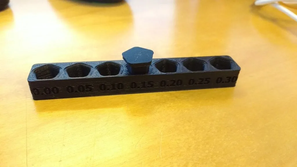 Thước đo dung sai giúp kiểm tra khe hở và độ khớp của các chi tiết in 3D