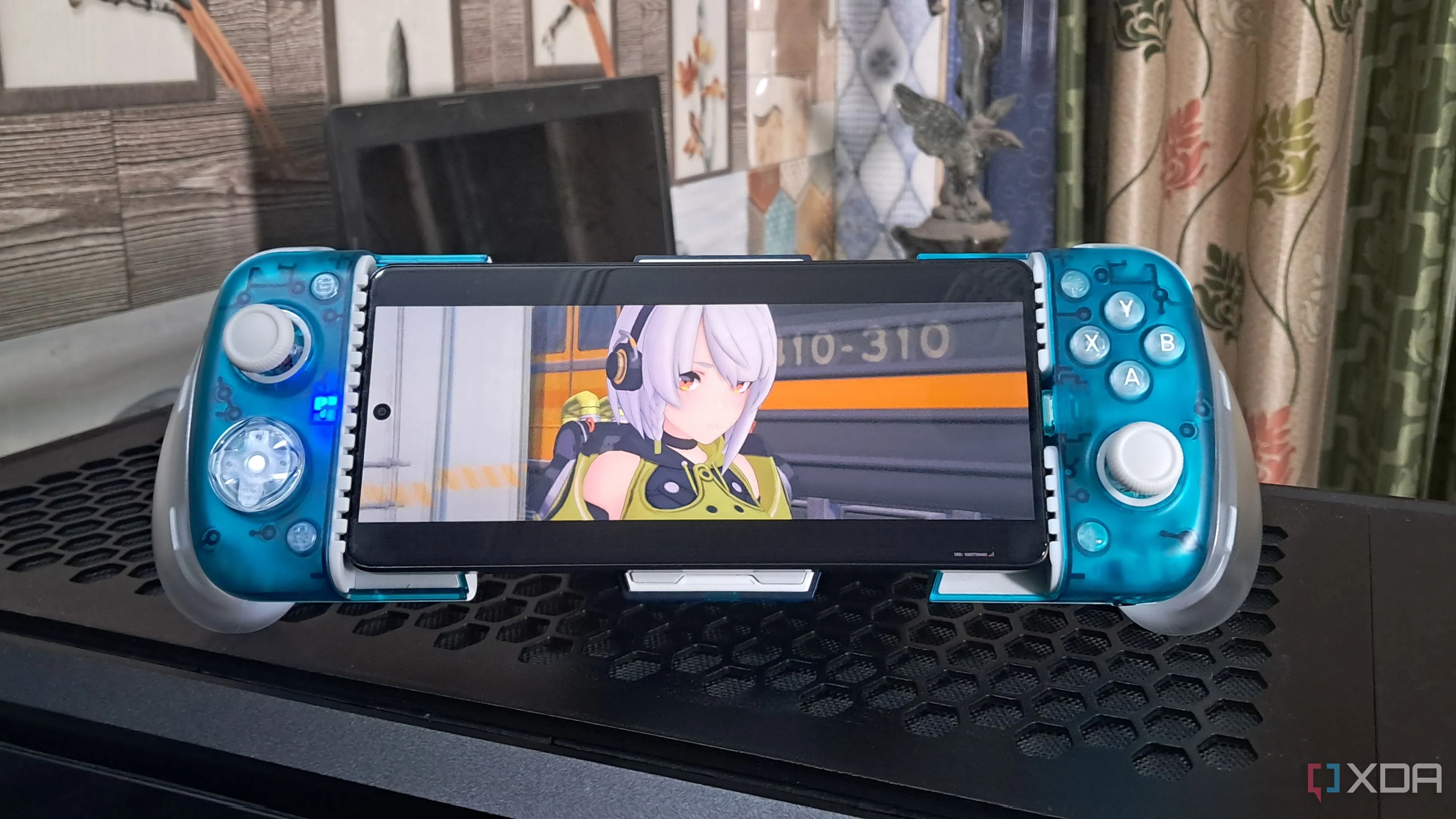 Trải nghiệm chơi game di động với tay cầm GameSir X3 Pro gắn vào điện thoại Poco F5