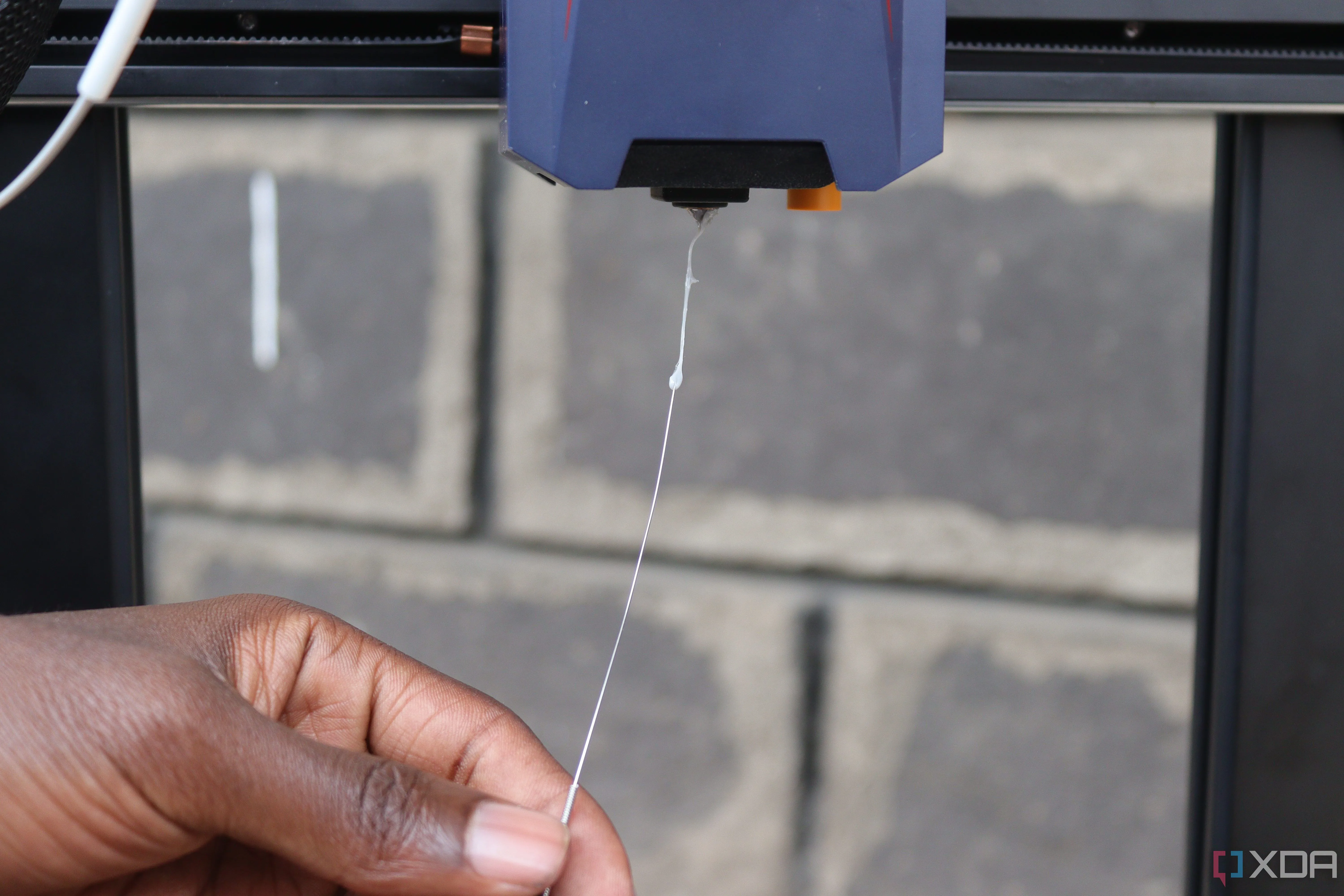 Vệ sinh vòi phun (nozzle) của máy in 3D Anycubic để tránh tắc nghẽn và cải thiện chất lượng in